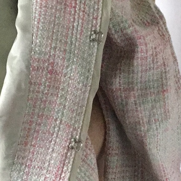 Mac & Jac Chanel style blazer, hook eye closure and pearl button cuffs - Picture 6 of 6